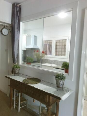 Chambres D'Hotes Chez Catherine A Reus Chambre De Paris Avec Salle De Bains Privee Eksteriør billede