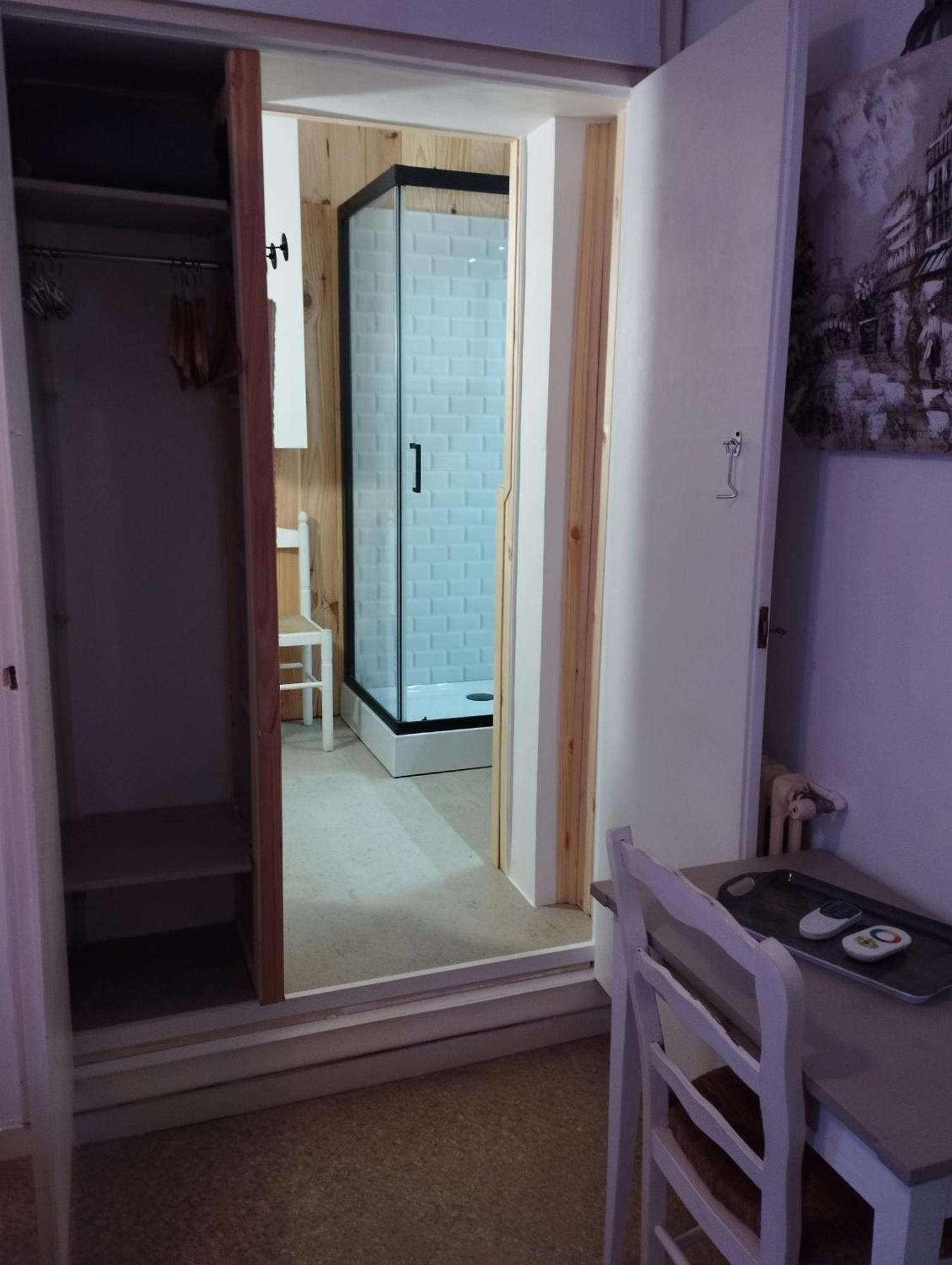 Chambres D'Hotes Chez Catherine A Reus Chambre De Paris Avec Salle De Bains Privee Eksteriør billede